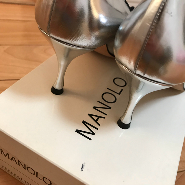 MANOLO BLAHNIK(マノロブラニク)の美品 マノロブラニクパンプス レディースの靴/シューズ(ハイヒール/パンプス)の商品写真