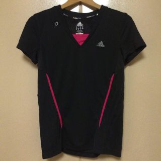 アディダス(adidas)のadidas ブラックTシャツ(カットソー(半袖/袖なし))