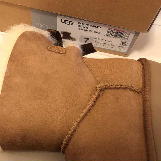 UGG 24.0専用 最新作 ミニベイリーボウ2 チェスナット ムートンブーツ  レディースの靴/シューズ(ブーツ)の商品写真