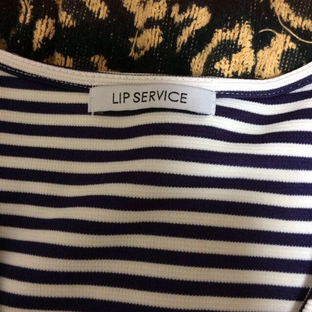 LIP SERVICE(リップサービス)のショート丈 レディースのトップス(Tシャツ(半袖/袖なし))の商品写真