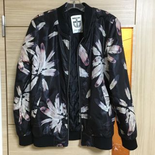 シュプリーム(Supreme)のPUBLIC EYES FEATHER FLIGHT JACKET(フライトジャケット)