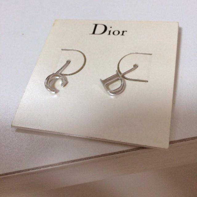 Christian Dior(クリスチャンディオール)のディオール♡ピアス レディースのアクセサリー(ピアス)の商品写真