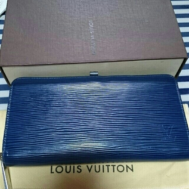 LOUIS VUITTON(ルイヴィトン)のみみ様専用LOUIS VUITTONエピウォレットブルー     レディースのファッション小物(財布)の商品写真