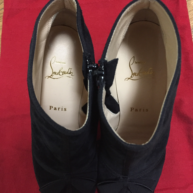 Christian Louboutin(クリスチャンルブタン)のルブタン ブーティ ブーツ スエード パンプス ヒール リボン 38.5 レディースの靴/シューズ(ハイヒール/パンプス)の商品写真