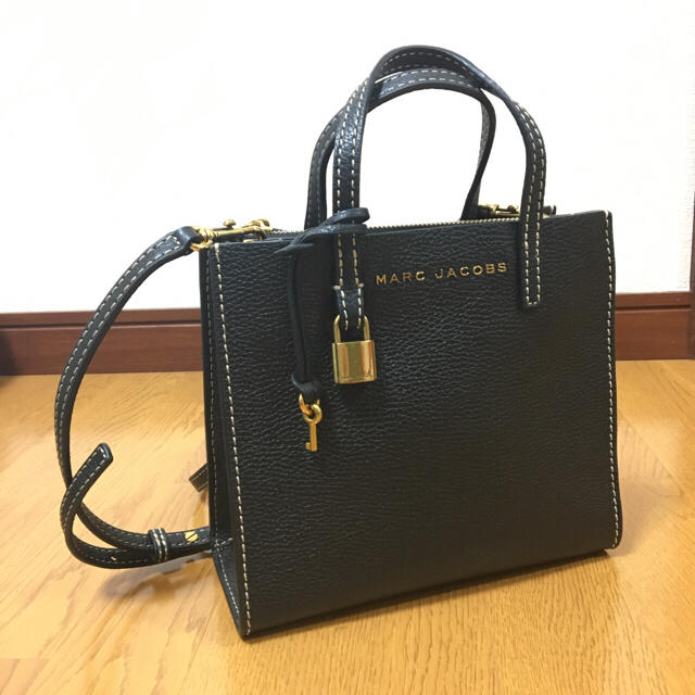 新品{MarcJacobs}ミニクロスボディバッグちょっとしたお出かけに便利♪