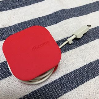 エヌティティドコモ(NTTdocomo)のdocomo 充電 アダプター(バッテリー/充電器)