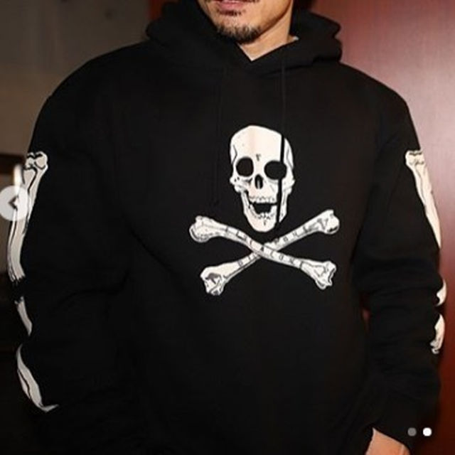 Vlone　SKULL & BONES HOODIE　金子賢さん着用モデル | フリマアプリ ラクマ