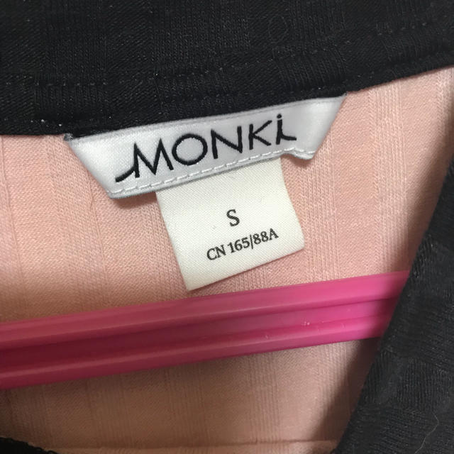 Monki(モンキ)の新品未着用 💞 MONKI 💞 トップス  レディースのトップス(カットソー(長袖/七分))の商品写真