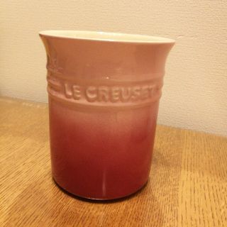 ルクルーゼ(LE CREUSET)の【美品】ル・クルーゼ　ユーテンシルクロック　ナチュラルピンク(調理道具/製菓道具)