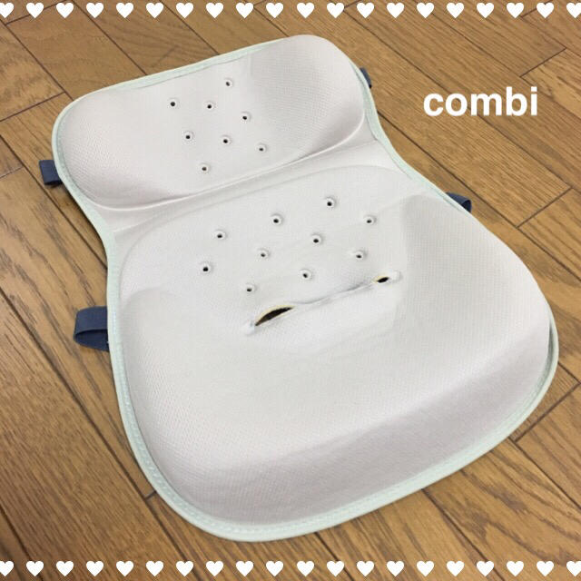 combi(コンビ)の【美品】コンビ ダッコシート ボディー＆おしりサポート（ライトグレー） キッズ/ベビー/マタニティの外出/移動用品(ベビーカー用アクセサリー)の商品写真