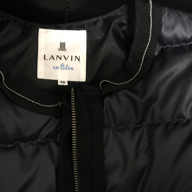 LANVIN en Bleu(ランバンオンブルー)のランバンオンブルー  メタリックラインダウン レディースのジャケット/アウター(ダウンコート)の商品写真