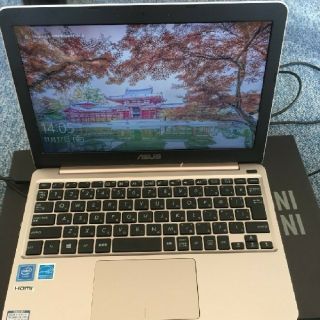 エイスース(ASUS)の(ほぼ新品)メーカー保証付き ASUS Vivobook E200HA(ノートPC)