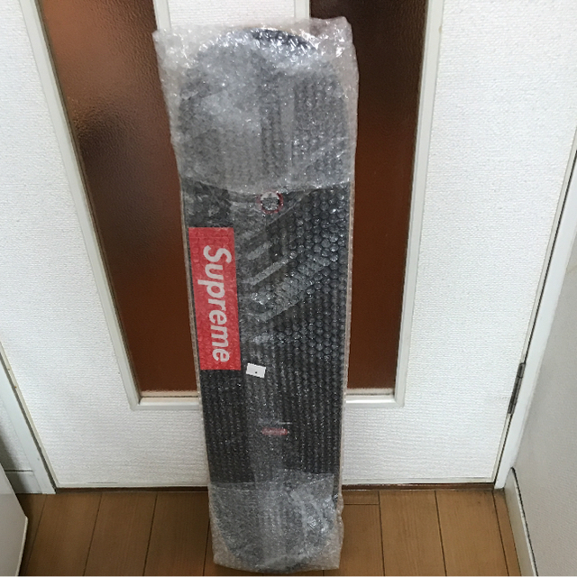 Supreme(シュプリーム)のsupreme skateboard レッド 新品未使用 スポーツ/アウトドアのスポーツ/アウトドア その他(スケートボード)の商品写真