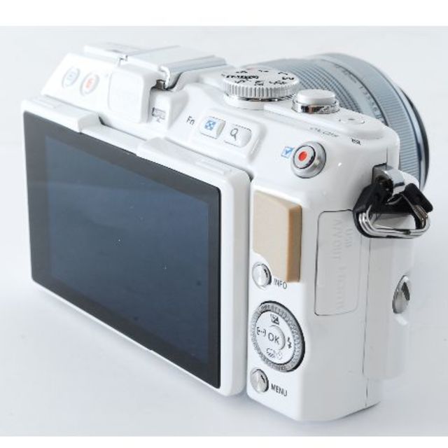 OLYMPUS(オリンパス)の❤️自撮りできるPEN❤️OLYMPUS PEN E-PL5 大人気 ホワイト スマホ/家電/カメラのカメラ(ミラーレス一眼)の商品写真