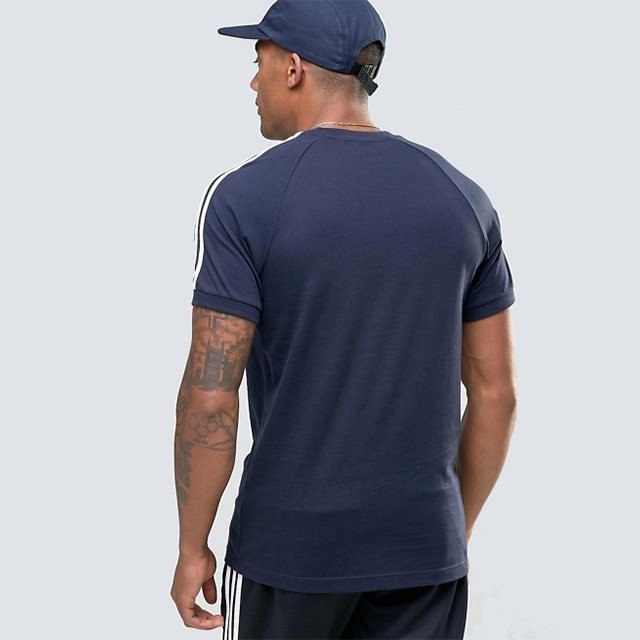 adidas(アディダス)のadidas Originals カリフォルニア Tシャツ S ネイビー メンズのトップス(その他)の商品写真