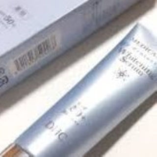 ディーエイチシー(DHC)の２本で3280円！！DHC 薬用 ホワイトニングセラムUV30gSPF50(美容液)