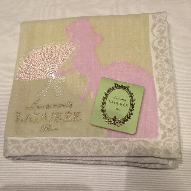 LADUREE(ラデュレ)の新品未使用☆ラデュレ タオルハンカチ LADUREE レディースのファッション小物(ハンカチ)の商品写真