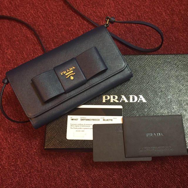 PRADA(プラダ)のプラダ サフィアーノ リボン 財布 ショルダー ポシェット 超美品 最終値下げ レディースのファッション小物(財布)の商品写真