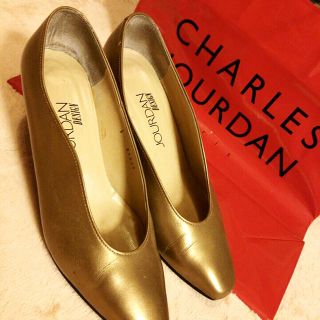 シャルルジョルダン(CHARLES JOURDAN)のシャルルジョルダン！シャンパンゴールド色♪サイズ22、5センチ(ハイヒール/パンプス)