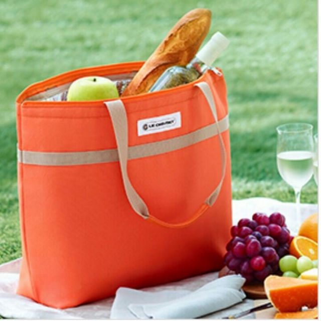 LE CREUSET(ルクルーゼ)の ≪ゆみ様専用≫ル・クルーゼ ショッピングクーラーバック 非売品 ｱﾃﾆｱ インテリア/住まい/日用品のキッチン/食器(その他)の商品写真