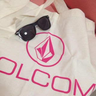 ボルコム(volcom)の非売品トートバッグ＆UVサングラス(トートバッグ)