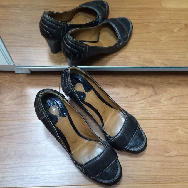 Chloe 濃茶色 皮 パンプス レディースの靴/シューズ(ハイヒール/パンプス)の商品写真