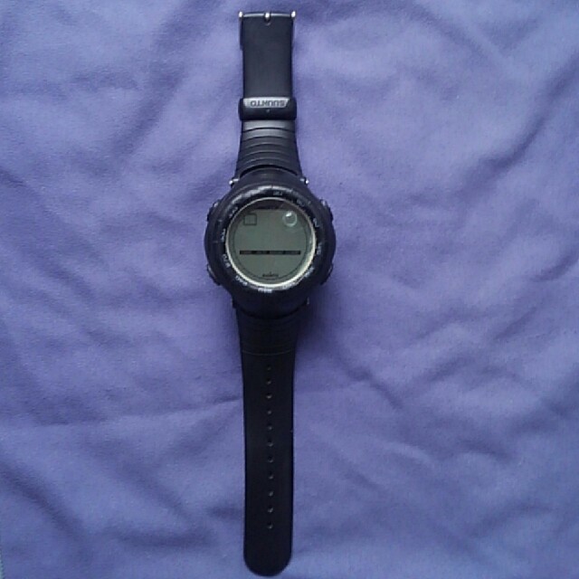 SUUNTO(スント)のSUUNTO VECTOR ジャンク品　格安出品です‼ メンズの時計(腕時計(デジタル))の商品写真