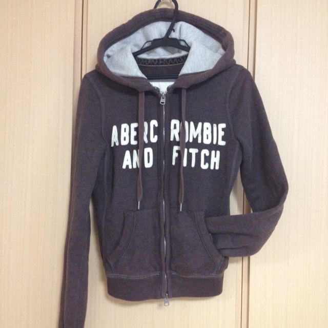 Abercrombie&Fitch(アバクロンビーアンドフィッチ)のアバクロ ◡̈* パーカー レディースのトップス(パーカー)の商品写真