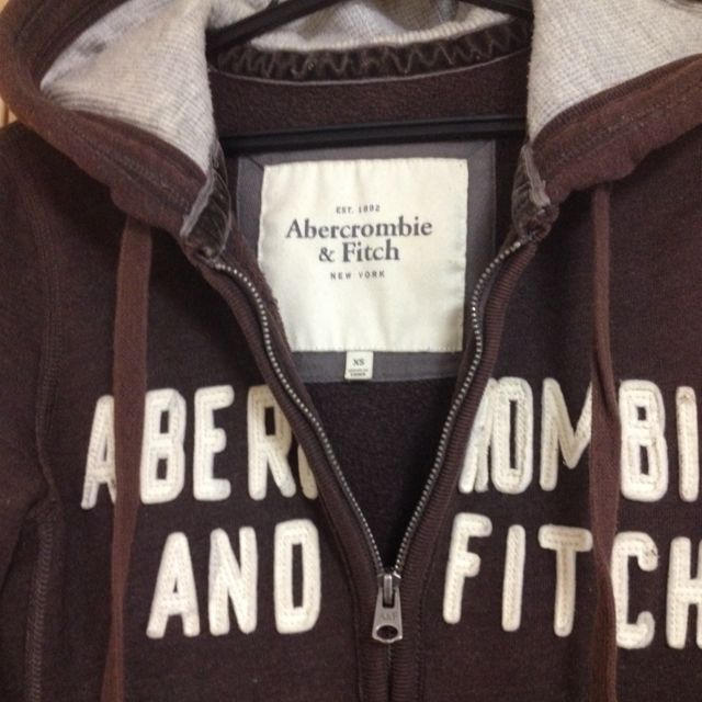 Abercrombie&Fitch(アバクロンビーアンドフィッチ)のアバクロ ◡̈* パーカー レディースのトップス(パーカー)の商品写真