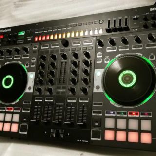 ローランド(Roland)のRoland DJ-808 ☆★ TR-606、707、808、909の音源内蔵(DJミキサー)