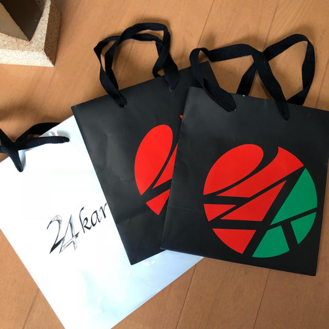 24karats(トゥエンティーフォーカラッツ)の24karatsのショッピングバッグ レディースのバッグ(ショップ袋)の商品写真