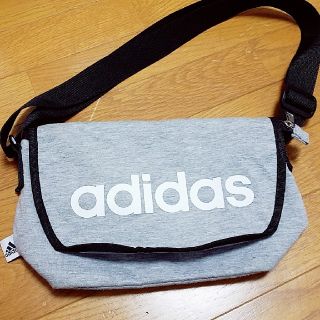 アディダス(adidas)のadidasバック(ショルダーバッグ)