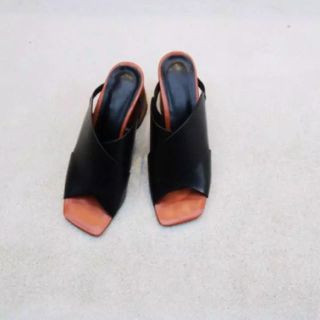 トゥデイフル(TODAYFUL)のtodayful サンダル Bi-color Cross Sandals(サンダル)