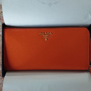 プラダ(PRADA)のPRADA 財布 オレンジ(財布)