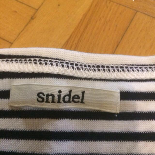 SNIDEL(スナイデル)のスナイデル Tシャツ レディースのトップス(Tシャツ(長袖/七分))の商品写真