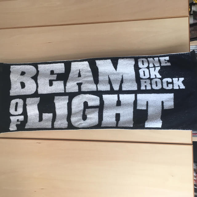 ONE OK ROCK(ワンオクロック)のONE OK ROCK BEAM OF LIGHT Tour ライブタオル エンタメ/ホビーのタレントグッズ(ミュージシャン)の商品写真