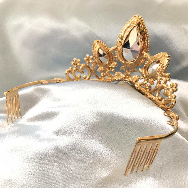 ラプンツェル ティアラ♡仮装・コレクションに!の通販 by ♡即 ラプンツェル ティアラ♡仮装・コレクションに!の通販 by ♡即