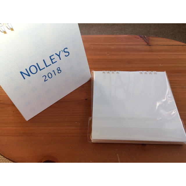 NOLLEY'S(ノーリーズ)の☆送料無料☆新品未開封☆ノーリーズ 非売品 ノベルティ 2018卓上カレンダー インテリア/住まい/日用品の文房具(カレンダー/スケジュール)の商品写真