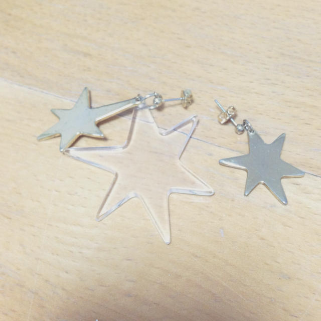 ゴールドとクリアの☆ピアス✨💫 レディースのアクセサリー(ピアス)の商品写真