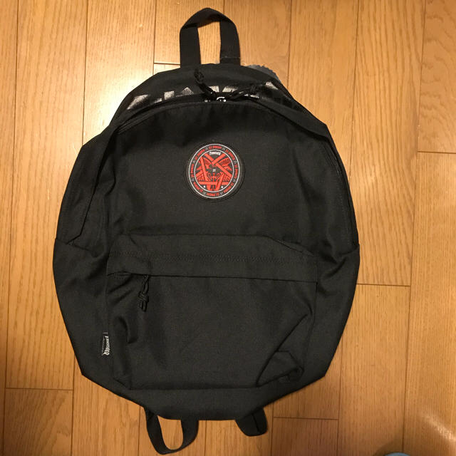 THRASHER(スラッシャー)の新品未使用品 THRASHER 黒 BLACK 35周年記念 BACKPACK レディースのバッグ(リュック/バックパック)の商品写真