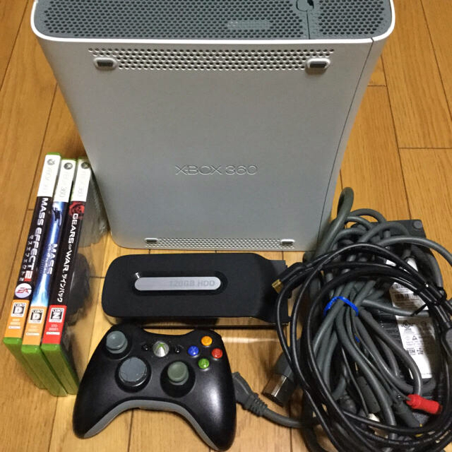 Xbox360(エックスボックス360)のXbox360アーケード ソフト３本 120HDD付 HDMI  エンタメ/ホビーのゲームソフト/ゲーム機本体(家庭用ゲーム機本体)の商品写真
