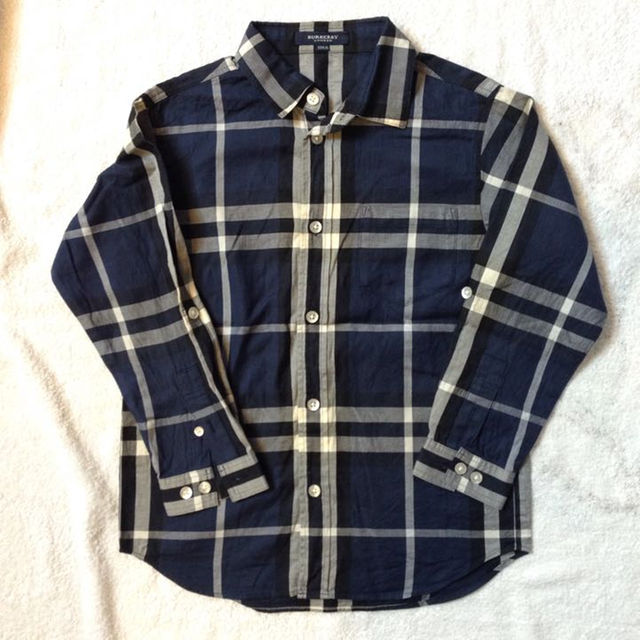 BURBERRY(バーバリー)のバーバリー  130  ワイシャツ キッズ/ベビー/マタニティのキッズ服男の子用(90cm~)(その他)の商品写真