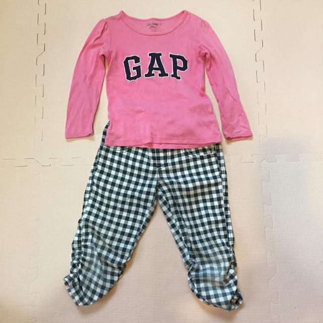 GAP(ギャップ)のギャップ  Tシャツ  とギンガムチェックのパンツ  セット キッズ/ベビー/マタニティのキッズ服女の子用(90cm~)(Tシャツ/カットソー)の商品写真