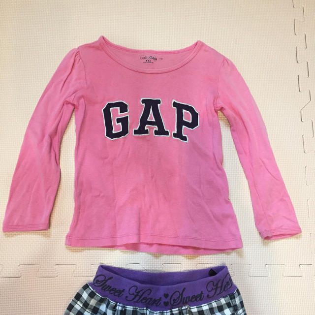 GAP(ギャップ)のギャップ  Tシャツ  とギンガムチェックのパンツ  セット キッズ/ベビー/マタニティのキッズ服女の子用(90cm~)(Tシャツ/カットソー)の商品写真