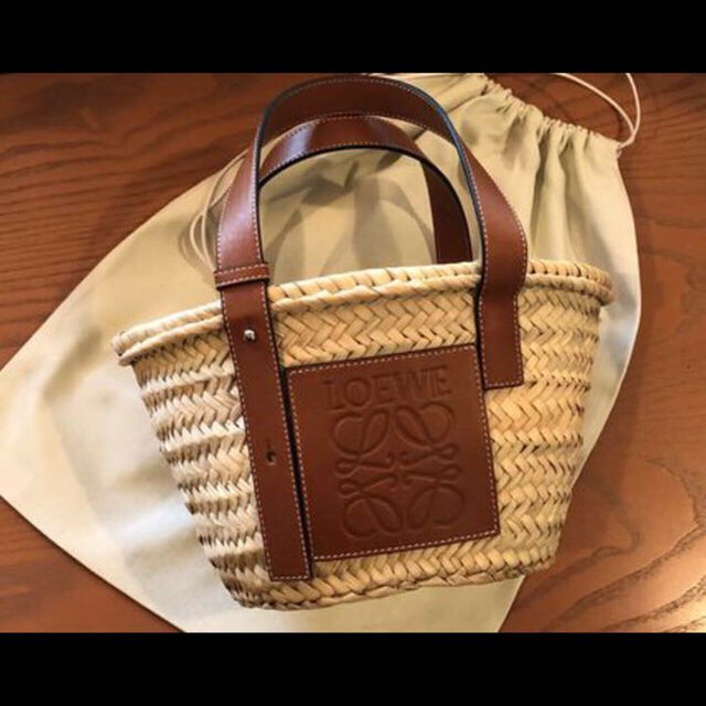 保障できる LOEWE - 3月いっぱいの出品!loeweの大人気かごバッグ かご