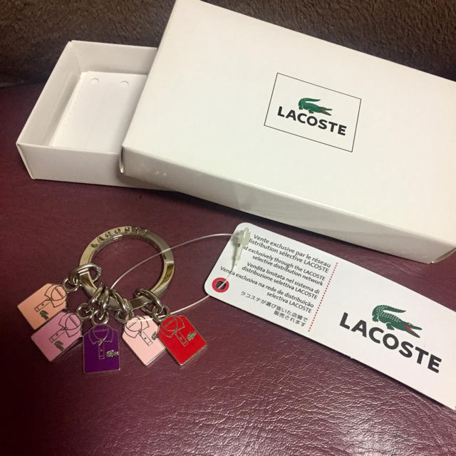 LACOSTE(ラコステ)の【新品未使用】 ラコステ キーホルダー 箱あり レディースのファッション小物(キーホルダー)の商品写真