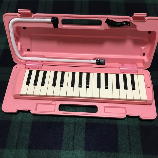 ヤマハ(ヤマハ)のヤマハ 鍵盤ハーモニカ ピンク 楽器の鍵盤楽器(その他)の商品写真