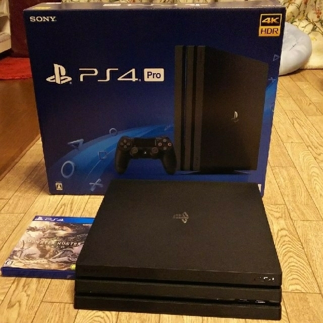 SONY(ソニー)のps4pro＋MHWセット ssd250gb換装済み エンタメ/ホビーのゲームソフト/ゲーム機本体(家庭用ゲーム機本体)の商品写真