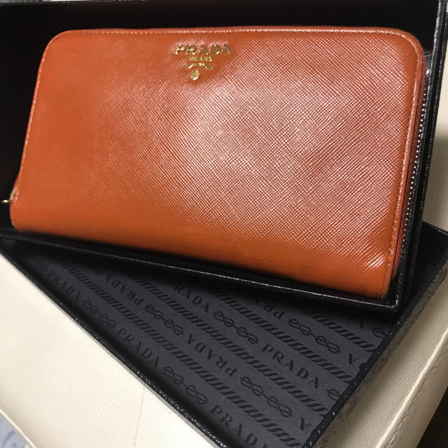 PRADA(プラダ)のプラダ 財布 中古 PRADA レディースのファッション小物(財布)の商品写真