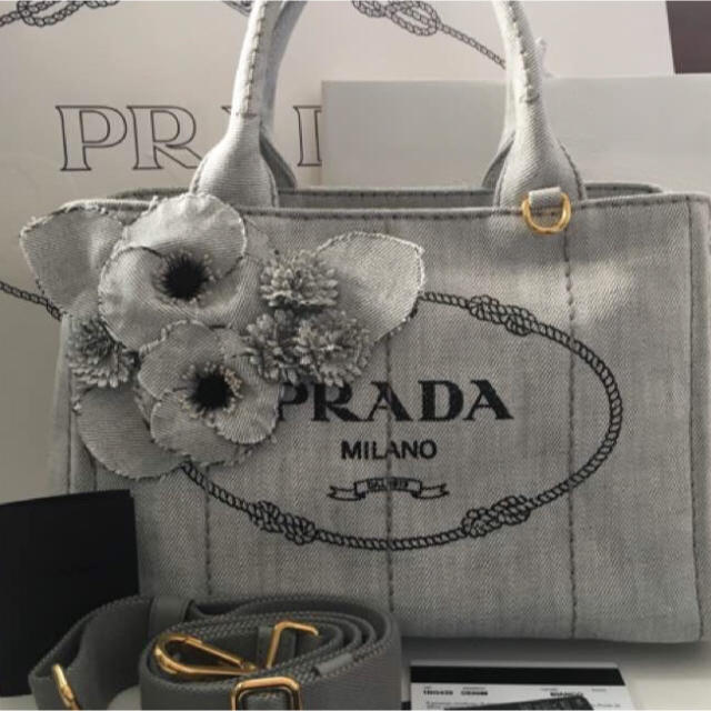 新品PRADA カナパ ビアンコ コサージュS | フリマアプリ ラクマ